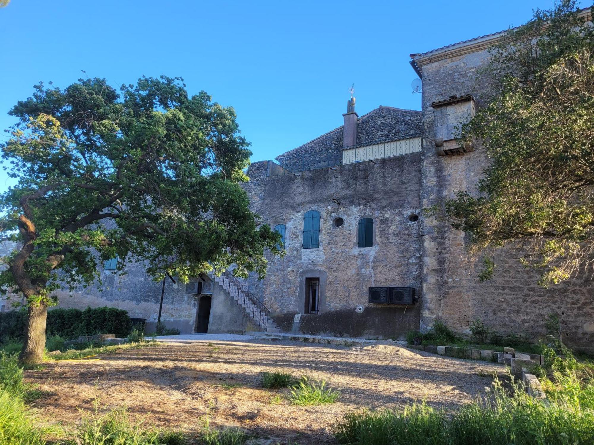 La Pinede, Logement Privatif Au Chateau Aumes Exterior foto